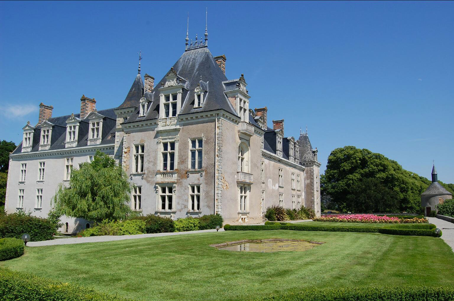 entretien parc chateau domaine angers avrille 49